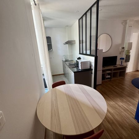 A louer T2 meublé rénové-Proche place St Bernard - Photo 3