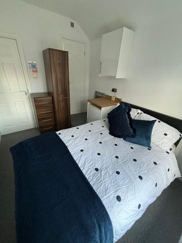 Room 3, 108 St Marys Road - Photo 3