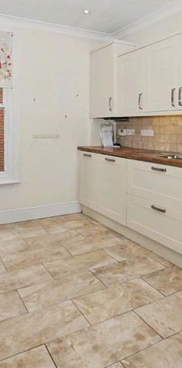 3 bedroom apartment to rent - Photo 2