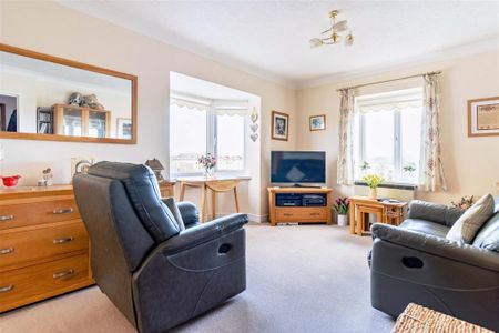 2 bedroom retirement property to rent - Photo 2