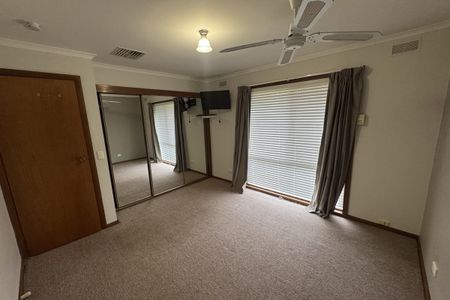 Comfortable Family Living in Mooroopna! - Photo 2