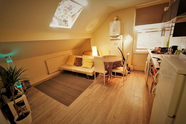 2 bedroom flat to rent - Photo 1