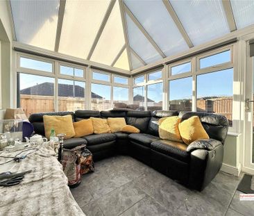 3 bedroom end of terrace house to rent - Photo 4