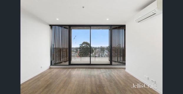 Stylish Ikon Apartment in Glen Waverley - Photo 1