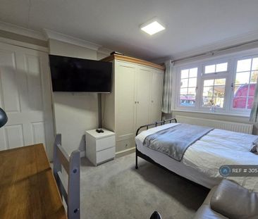 2 bedroom semi-detached house to rent - Photo 3