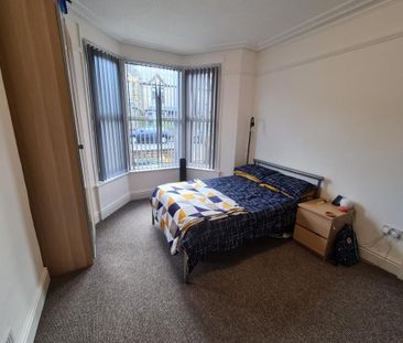 4 bedroom private hall to rent - Photo 4