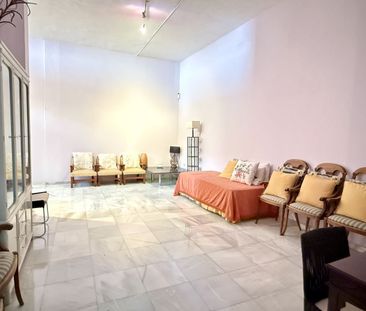 House – Semi-Detached House in The Golden Mile - Photo 3
