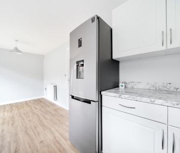 3 bedroom detached house to rent - Photo 5