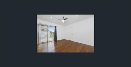 Stylish 3-Bedroom Townhouse — Prime Beachside Location! - Photo 2