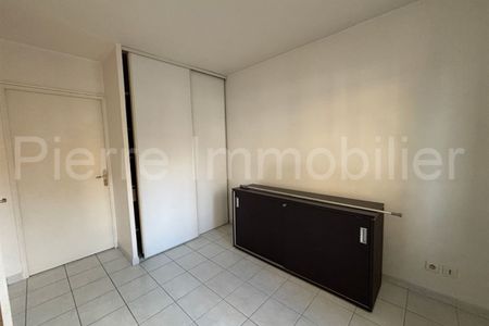 T2 PROCHE CENTRE VILLE +GARAGE - Photo 3