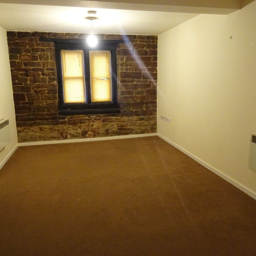 2 Bed Unfurnished Apartment - Photo 1