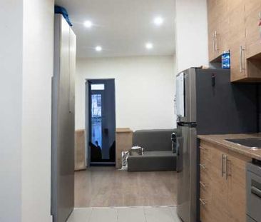 Absolutely beautiful, renovated 3.5 - Photo 2