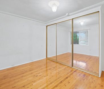 House & Granny Flat Available Under One Lease - Photo 2