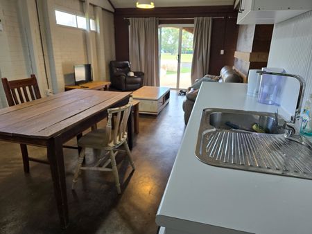 18 Strickland St, Dubbo, NSW 2830 - Photo 3