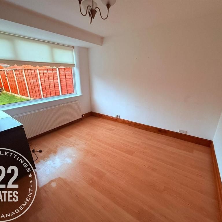 3 bedroom semi-detached house to rent - Photo 1