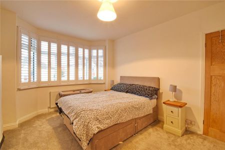 4 bedroom semi-detached house to rent - Photo 5