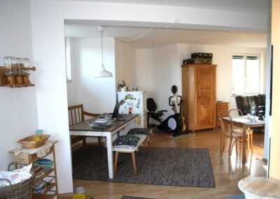Helle, großzügige Wohnung in einem modernen Zweifamilienhaus - Foto 2
