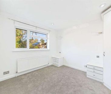 Pendragon Way, Camberley, Surrey, GU15 - Photo 5