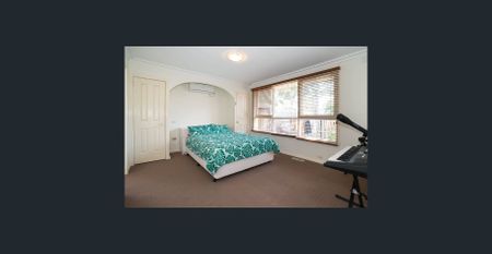 SENSATIONAL LIVING & YOUR OWN DRIVEWAY - Photo 4