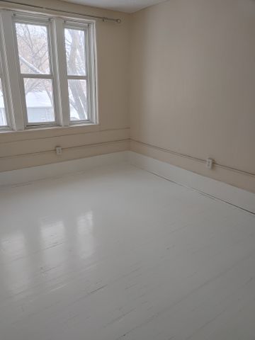 2014 Athol St, Regina - Photo 4