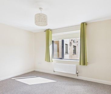 36 The Skye Buildings, Drumadoon Square, Dundonald, Belfast, BT16 2QN - Photo 2