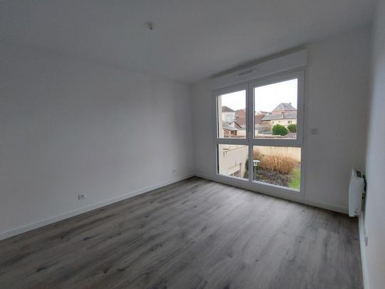 Location Appartement 2 pièces 41m² NOTRE DAME DE BONDEVILLE 76960 - Photo 1