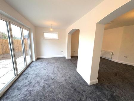 4 bedroom semi-detached house to rent - Photo 3