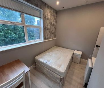 Studio Flat, Amhurst Road, E8 - Photo 1