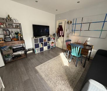 1 Bed Flat, Blenheim Gardens, SM6 - Photo 6