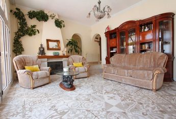 Villa for rent in Cumbre del Sol with 5 bedrooms