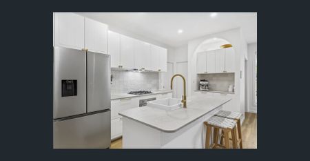 Modern Coastal Townhouse with Seamless Indoor-Outdoor Living - Photo 5