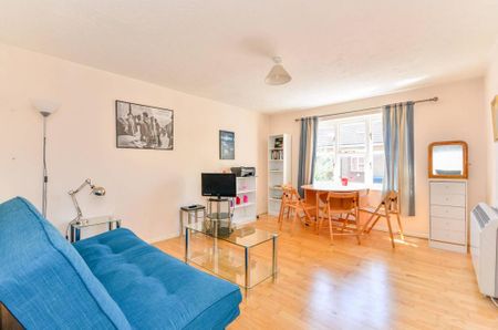 1 bedroom flat to rent - Photo 2