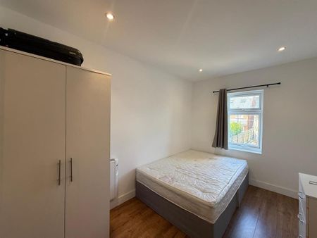 1 bedroom in a house share to rent - Photo 3