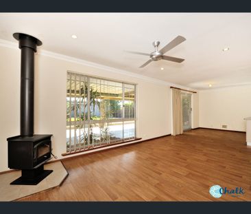 21 Mainsail Crescent, Waikiki, WA 6169 - Photo 2