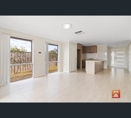 24 Riva Entrance, Piara Waters, WA 6112 - Photo 3