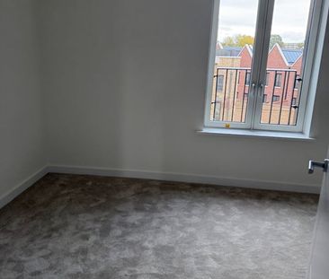 3 Bed Terraced House, Arthur Drummond Avenue, SE18 - Photo 6