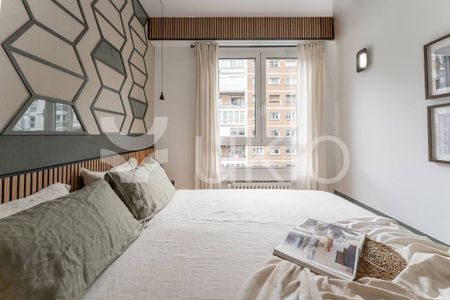 3 room luxury Apartment for rent in Madrid, Community of Madrid - Photo 3