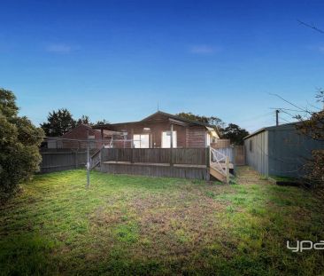 “CHARM, SPACE & CENTRAL LOCATION!” - Photo 4