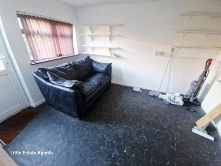 3 bedroom semi-detached house to rent - Photo 2