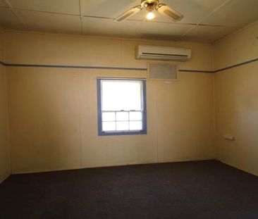 Cosy cottage home in Depot Hill. - Photo 1