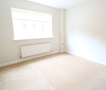 2 bed Ground Floor Flat for Rent - Photo 2