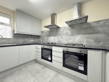 1 bedroom in a flat share to rent - Photo 5