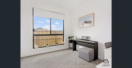 QUALITY HOME WITH FANTASTIC NEIGHBOURHOOD - Photo 4