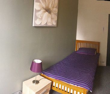 39 Monks Road, Lincoln, Lincolnshire, LN2 5HN - Photo 3