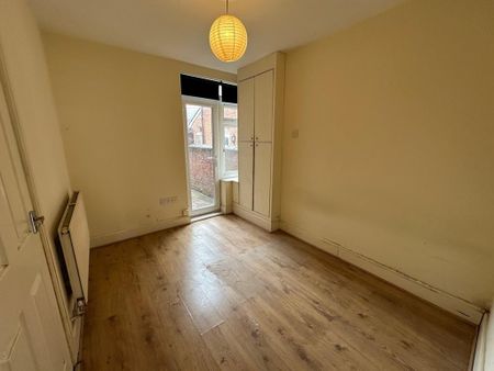 1 bedroom ground floor flat to rent - Photo 2