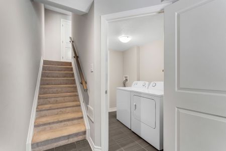 For Lease - 64 Fallengale Crescent, Kanata, Ontario - Photo 5