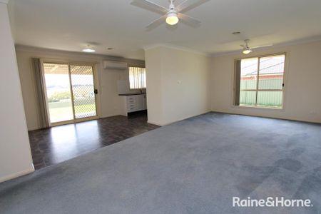 26 Sapphire Crescent, Kelso, NSW 2795 - Photo 3