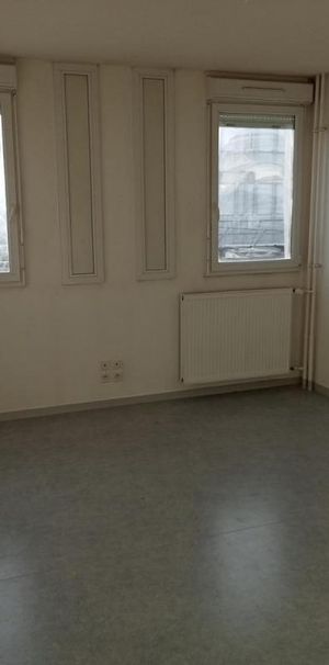 Appartement - T1 - BELLIGNAT - Photo 1