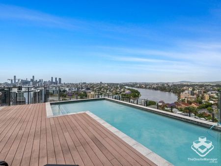 14th Floor Best 2 Bed 2 Bath Units in Toowong! - Photo 5