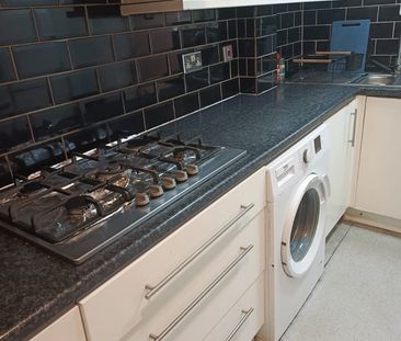 Room in a Shared House, Ilford, IG4 - Photo 4